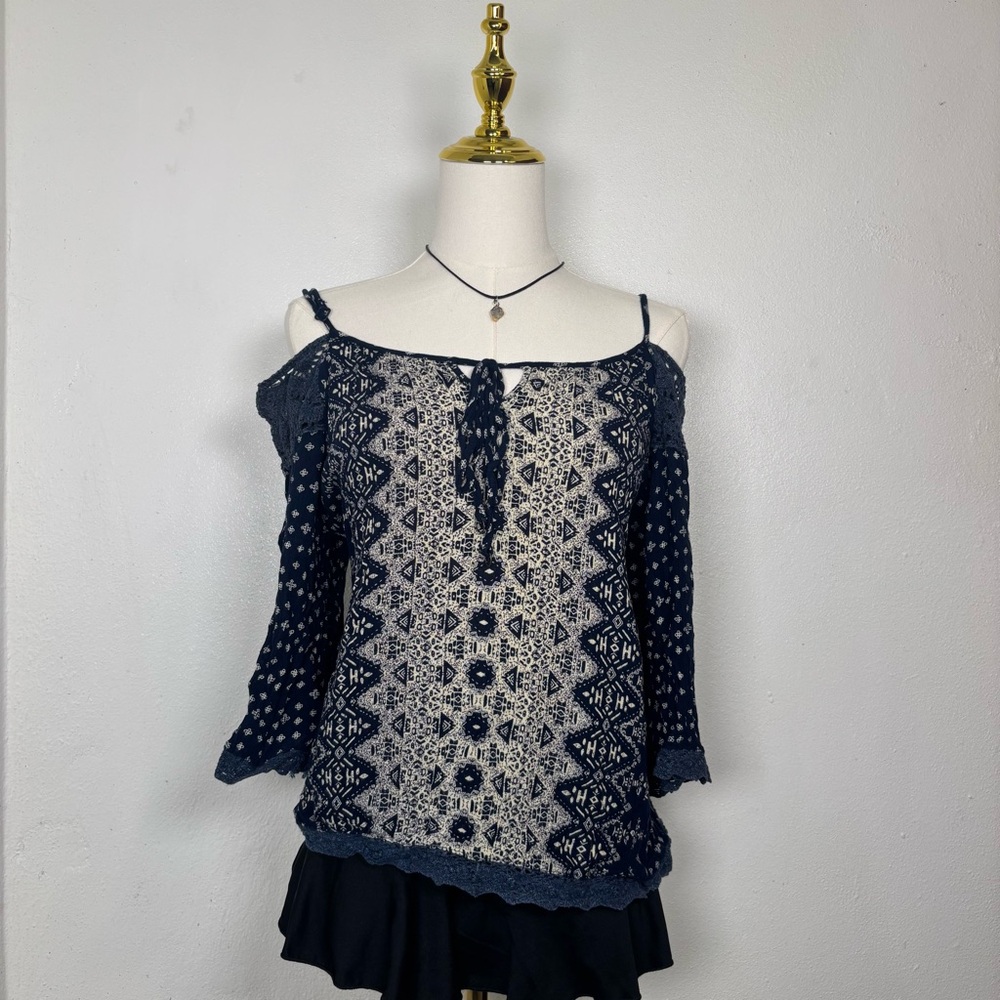 angie peekaboo‎ bare shoulders hippy beach boho top crochet lace white n blue